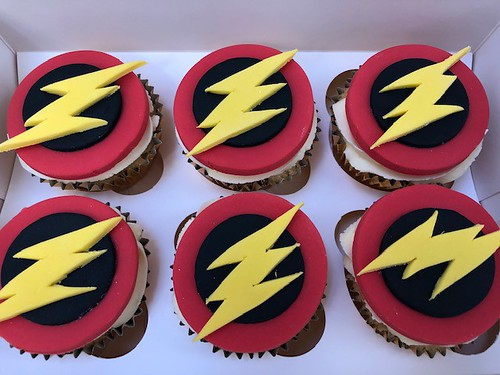 Flash Themed Cupcakes