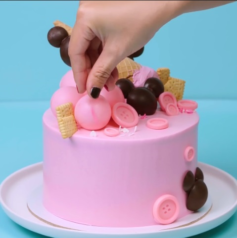 Minnie and Pink Buttons - DIY Cake