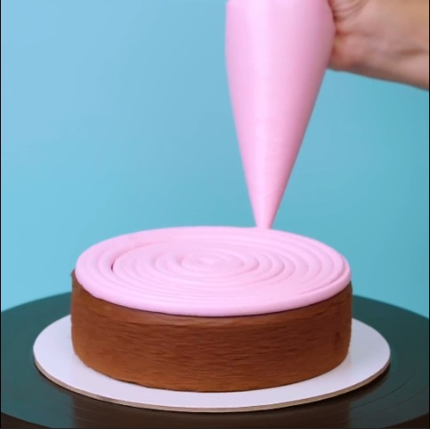 Minnie and Pink Buttons - DIY Cake