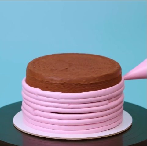 Minnie and Pink Buttons - DIY Cake