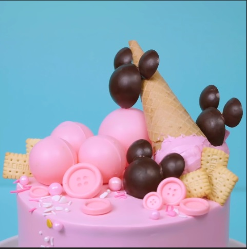 Minnie and Pink Buttons - DIY Cake