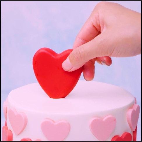  The Lovely Hearts  - DIY Cake