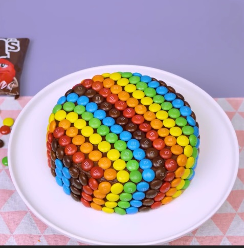  The m&m's Galore - DIY Cake