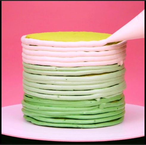 The Green Galaxy - DIY Cake
