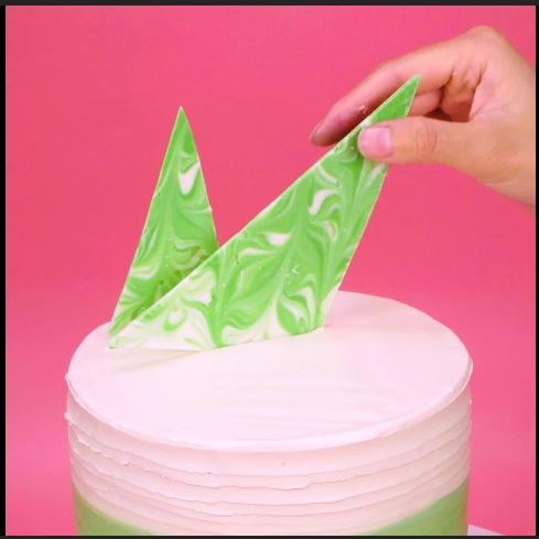 The Green Galaxy - DIY Cake