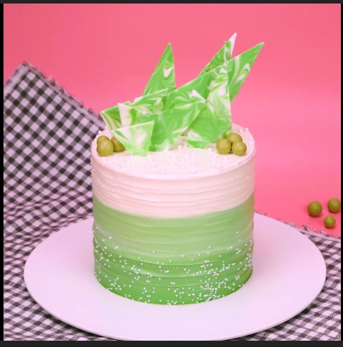 The Green Galaxy - DIY Cake
