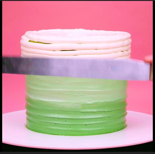The Green Galaxy - DIY Cake