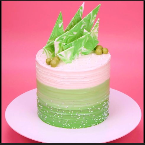 The Green Galaxy - DIY Cake