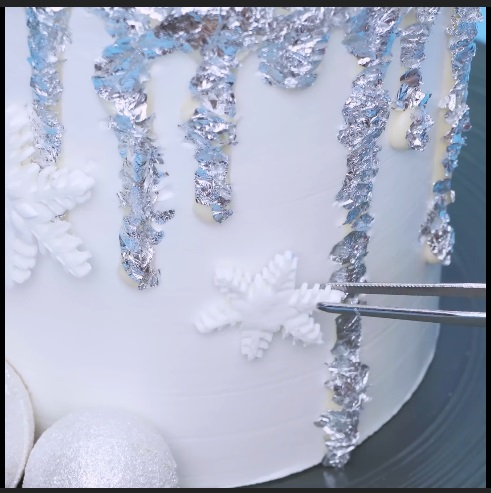 The Icy White Sugar Sail - DIY Cake