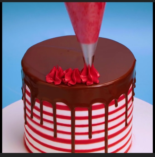 The Red Frosting Delight - DIY Cake