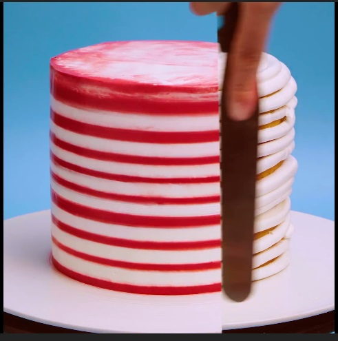 The Red Frosting Delight - DIY Cake