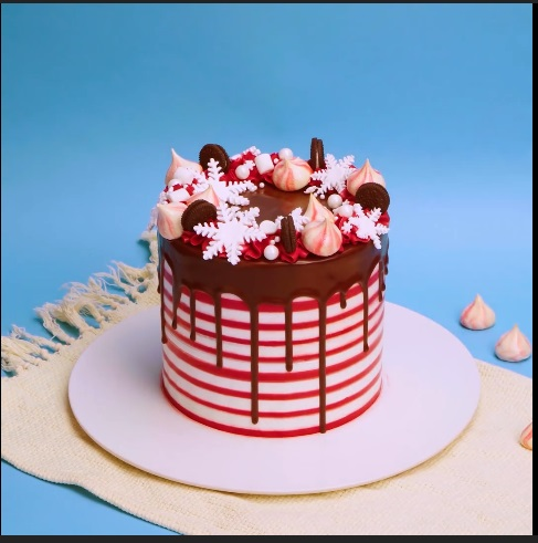 The Red Frosting Delight - DIY Cake